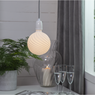 LED-lampe E27 G150 Opaque Double Coating